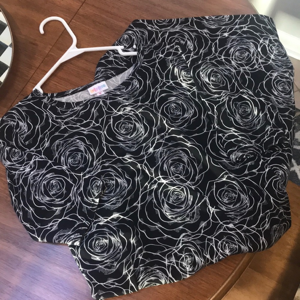 LulaRoe Julia medium black white roses